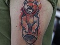 Me encantó tatuar este oso, referencia traída por mi cliente.  #bear #puppet #tattoo #watercolor #watercolortattoo @lienzovivo #tattooshop #bogota #colombia #miloguecha #lienzovivo