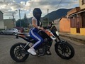 Foto de @72_sg Una combinación perfecta 😍😍🔥#ktm #ktmduke200 #chicas