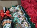 Fresas con chocolate con las flores y licor preferido   Wspp 31080352525