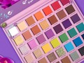¡Nueva 💜! Paleta de 42 sombras Romantic Purple by Febble...  Hermosa paleta super completa, alta pigmentación y con una increíble variedad de tonos ✨  Costo 16$ 💵  PRODUCTO ORIGINAL  📱 Concreta tu compra vía WhatsApp, link en la bio ✨ 🚚 Envíos a nivel nacional por Mrw, Domesa, Zoom y Tealca cobro a destino. 🚲 Realizamos delivery Maracaibo / San Francisco, costo varía según distancia.  🏡 Servicio Pick-up en Maracaibo, zona norte, escríbenos para darte información más detallada.   🛒 Contamos con Carrito de Compras  🎉 Catálogo de Productos   FORMAS DE PAGO 💳 Mercantil, Banesco o Pago móvil.  💵 Zelle, Bofa, PayPal y Banesco Panamá 🇺🇸 🇵🇦  💰Efectivo únicamente en Maracaibo  #Myshalovers #sombras #mate #satinadas #febble #febblecosmetics #tiendaonline #sale #maracaibo #blackfriday #blackweek #venezuela
