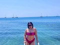 Como mi patrona @georginagio : Estoy en ascenso, tengo unos cuantos sintiéndose tensos😎🌊 . Lentes @ventabbb  Accesorios @fresiasmariposas  . #roatanhonduras #roatantrip #roatán #conociendohonduras #viajes #georginarodriguez #style #laqueso