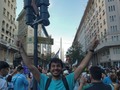 ASÍ SE VIVE, ¡ARGENTINA CAMPEÓN!   No solo soy extranjero, además no suelo ver nada sobre fútbol. Pero vivir en Argentina hace que sea imposible no respirar este deporte.  Sufrí los tiempos extras, goles y penales y en serio les digo, me chupa un huevo el fútbol (como dicen acá). Pero supongo que esa es la magia que te atrapa y que une a todo un país.  FELICIDADES ARGENTINA, muy merecida alegría.  Un extranjero residente, que agradece poder vivir esta experiencia.  #Campeon #Argentina #Futbol #CopaMundial