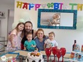 Y acá estamos celebrando dos añitos de mi parejita, a lado de nuestra familia, dos años muy bellos desde que nos llegó la noticia de que venían mellizos, agradecido con la vida de esta familia que le dió, la valoro la amó y la cuido, 💕 #tiempoenfamilia