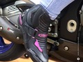 Todo lo que necesitas para salir a rodar en un solo lugar.  ✅ Botas Mujer Alpinestar SMX-1R Stella ✅ Guantes Mujer Alpinestars Stella SMX1 AIR V2 Cortos  Envíos a todo el país ✈️  Productos originales ✅  Adquiérelos ahora aquí: 📲 318 262 6596 📍Av. 6 # 27-27 #CaliColombla    #BotasMoto #RepuestosMoto #AltoCilindraje #MoterosColombia #Moteros #LeoVince #MotoGp #MoterosCali #Ducati #BMW #Honda #Kawasaki #Suzuki #Yamaha #AccesoriosMoto #TouringColombia #AltoCilindrajeColombia #Alpinestar #BotasAlpinestar