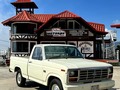 ¡Impresionante! . . Ford 150 del año 1986; este vehículo a pesar de tener casi cuatro decadas se conserva completamente original, su pintura interior es de fábrica, además cuenta con un motor Super confiable, un ford 300 de seis cilindros en línea, con una caja automática, está camioneta cuenta con tan sólo 38,000 km de recorrido; un vehículo fiable, resistente y a toda prueba. . Pensando en su comodidad ahora los vehículos publicados en @motores_colonia_tovar_ca podemos mostrarlos en Caracas bajo previa Cita.  Además contamos con servicio de grúa a nivel nacional.  Si deseas mayor inf Contáctanos a través whatsapp o Dm.  04129625294/04129881386/04129988829 . Síguenos en  @motores_colonia_tovar_ca @motores_colonia_tovar_ca @motores_colonia_tovar_ca  . .  #motorescoloniatovar #clasicoscoloniatovar #ford #fordvzla #fordf150 #150