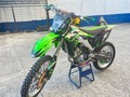 🟢kxf250 2013 💵precio: 2500 $ 📱inf: 04124391516 📍ubicacion: san juan de los morros ⚙️extras: escape FMF, suspension RaceTech, disco Motard