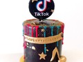 TikTok!! 🎶🎵🎶🎵 Contáctanos por whatsapp al 301-2788590 #tiktok #tiktokbarranquilla #tiktokcake #birthdaygirl #cake