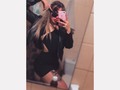 Ya cayó la noche Las gatas se bajaron del coche, ahora toca pecar Hace que no me conoce Y me la imagino en mil poses al verla bailar...🎶 🖤💫