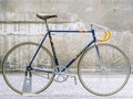 Reposted from @velo.316 (@get_regrann) - . So beauty De Rosa .  credit : @w_water . #fixie #fixed #fixedgear #keirin #trackbike #bicycles #classicfixie #steelisreal #cycling #cinelli #campagnolo #colnago #njs #pista #culture #fixieculture #gold #ratbikes #pistabike #njsbike #njstrack #keirinbike #rarebike #bikeporn #columbus #derosa #derosapista