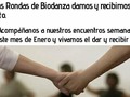 Reposted from @bio.miradas ¿Qué significan las rondas en Biodanza? .  Iniciamos en #rondas para darnos la bienvenida, entramos en #conexión con el #movimiento y la #música. En la ronda todos somos iguales, no hay jerarquías, nadie es más que otro, nos reconocemos, uno a uno en la #mirada del otro, y, desde ese espacio, sentirnos en el contacto lado a lado de cada ser humano. La ronda también representa un útero contenedor en donde las personas pueden entregarse y expresar sus emociones. El útero es la #energía #yin, receptiva, que nos da #confianza, en donde los egos pierden protagonismo. Ya no es el otro y yo ahora somos nosotros. .  Acompáñanos a nuestros encuentros semanales y vivamos la unidad que somos.  @bio.miradas  #Biodanza #RolandoToro #lunesdebiodanza #martesdebiodanza #juevesdebiodanza - #regrann