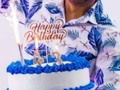 Señores me llegaron mis 43. Hoy que es mi cumpleaños, me siento más feliz que nunca, porque sé que voy acumulando experiencia y vivencias y eso me sirve para se una mejor persona.  Espero tener un buen año en el que alcanzar todo lo que me proponga, tener a mi familia cerca y con mucha salud y que la suerte este de mi lado. ¡Feliz día para mi!   Gracias  Fotografía: @RafaelPietri7  Studio Fotografíco: @nvrstudios.ca @fabys_cake07  #felizcumpleaños #43años #felicidad #alegria #vida #locura #momentosespecialesamivida #amor #vueltaalsol #Puntofijo #Falcon #venezuela