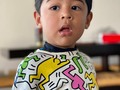 Ya quisiera yo poder no desconcentrarme con la 🪰 que pasa a mi costado cuando estoy leyendo y dejar de estar saltando de video en video cuando agarro mi celular. Feliz día a todos los niños y niñas con TEA en este mundo y a sus papás sobre todo. Hasta que conocí a Liam y tuve contacto seguido con él no sabía lo distinto que pueden ser a lo que estamos acostumbrados. Si consigo un par de contactos visuales con él en una tarde ya es un buen día 🙌🏽  #diamundialdelaconcientizaciondelautismo  I wish I could not lose concentration with the 🪰 that passes by me when I'm reading and stop jumping from video to video when I grab my phone. Happy day to all the boys and girls with ASD in this world and to their parents. Until I met Liam and had regular contact with him I didn't know how different they can be from what we are used to. If I get a couple of eye contacts with him in an afternoon it's a good day 🙌🏽 #worldautismawarenessday