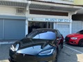 Tesla Model S:   Chrome delete completo en negro matte, incluyendo rines y molduras.  Pintura de calipers en rojo gloss.  Lavado detallado interior y exterior.  ✅Servicios Disponibles: Aplicación de Plasti Dip en general. Pintura de rines y calipers. Pintura de piezas en general. Lavado detallado, pulimiento, remoción de lluvia acida y Limpieza de interior. Lavado de motor. Tapicería. Instalación de papel ahumado. Instalación de luces.  Nueva ubicación: Av. Jose Agustín Arango frente a Plaza (Mega Depot). A 3 mins del Corredor Sur ( Salida de Costa del Este, Santa Maria).  Solicita tu cotización y agenda tu cita al 6670-8500. #panama #pty #plastidip #507 #tesla