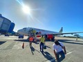 1/3 Les confieso que nunca me hubiera imaginado que el día de mi cumpleaños iba a volar en un Airbus A320... 🛩 Y mi Tati menos se hubiera imaginado que esta foto le iba a costar un grito, (el grito, el de naranjado lo ven 😂) . . . . @VivaAirCo o Chiva Colombia 🇨🇴 como muchos decimos... La verdad siempre nos ha ido muy bien, es cómo la comida, todo es relativo, aunque mi Tati dice que es de energías y actitud. . . . #JuanPaTati #JT_FoodAndCooking #NoTodoEsComida