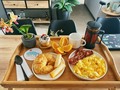 2/3 •••> Y es que ella después de mi super desayuno me dice “a empacar que nos fuimos hoy para el mar”. Desde Medellín a Rionegro no podía dejar de pensar a donde podría ser... 🤔 Mar, una maleta de mano (obvio es @VivaAirCo jajajajaja).... Santa Marta, Cartagena, Barranquilla, Montería (No tiene mar pero es cerca).... 🌊 . . . . #JuanPaTati #JT_FoodAndCooking #NoTodoEsComida