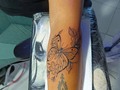 Trabajando con los mejores #pigmentos del mercado #dinamycink #mariposatattoo #mariposa #tatuadoresdebarinas #flortattoo #ralismotattoo #tatuadoresdevenezuela #tatuadoresdevenezuelaoficial #tattooensombras #florestattoo #tattoolife #tatuadoresdeespaña #tatuadoresdegalicia #tattoo #barbertattoo #barinas #venezuela #barberosdebarinas #barberosdevenezuela #barberosdeespaña #orence #galicia