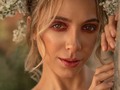 «Hay miradas que ennoblecen a quien las luce»... . Ella es @bettinaplatters Makeup @memi.beautyworld Estilismo @bynohelyvega Arreglo floral @flowerbx_ . Cada una de ellas que impuso su talento sin duda brillan por sí solas, es mágico lo que hacen y juntas es indescriptible... . #NaturalFashion #NatureLight #PortraitInspiration #Portraits #PortraitPhotographer #Gazes #Inspiration #NaturaLigth #PaisajeArte #EllaEs #HoyTuMirada