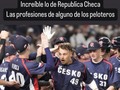 El equipo de República Checa ha hecho historia al ganar su primer juego en un Clásico Mundial de Béisbol ⚾️🇨🇿Lo interesante es alguna de las profesiones de los peloteros, ellos cuentan con sólo un Pelotero Éric Sogard grandes ligas y otros peloteros que han jugado en ligas menores. Martin Schneider - Pitcher - Bombero  Lukas Ercoli - Pitcher - Marketing y relaciones públicas  Petr Zyma - Infielder - Finanzas  Marek Minarik - Pitcher - Sector inmobiliario  Arnost Dubovy - Outfielder - Maestro de Geografía  Martin Cervenka - Catcher - Ventas  Matej Mensik - Outfielder - Gerente deportivo  Filip Smola - Infielder - Auditor  Jakub Kubica - Infielder - Gerente de ventas  David Winkler - Coach de tercera base - Carpintero  Pavel Chadim - Mánager - Neurólogo Deja tu comentario que te pareció⚾️🔥 Simplemente #OnlyBeisbol #beisbol #baseball #venezuela #puertorico #republicadominicana #majorleague #majorleaguebaseball #grandesligas #peloteros #mlb #latinos #latinoamerica #seriedelcaribe #panama #wbc #worldclassicbaseball #ClasicoMundialBeisbol