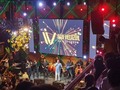 Iván Villazón, estará en la inauguración de los Juegos Bolivarianos en Valledupar  Hoy Iván Villazón estará en la inauguración los Juegos Bolivarianos en Valledupar, cantando ese vallenato auténtico y tradicional para los 3.200 mil deportistas de 11 países.  La presentación será en el estadio Armando Maestre Pavajeau donde Villazón será el artista encargado de darle la bienvenida a todas las delegaciones deportivas.  Por otra parte, Iván Villazón estuvo sensacional en el concierto de apertura de la feria Ganadera de Montería.  La discoteca Milagros colgó el letrero Sold Out, llenando todos sus palcos y niveles con el público más parrandero de la Feria Ganadera.  Iván Villazón y su acordeonero Tuto López interpretaron los éxitos: De Amanecida, El Pechiche, El Caramelito y cerraron con Noticias, pero los monterianos pidieron en coro otra y fueron complacidos con Almas felices.