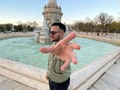 Con perspectiva ya el ruido no es tan fuerte, de momento ya todo no va tan rápido, nada es tan grande como parece y el reloj por segundos deja de importar. Escuchas latir tu corazón y sonríes… es ese espacio la clave para ajustar el enfoque. 🌊🍃🐝🐘 - IM