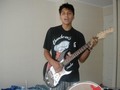 Año 2004  Me aprendí casi todas las canciones de Chancho en piedra en guitarra :).