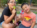 Con mi hermana el domingo en el parque comiendo helados 🤗🤩 Aprovechando el poquito verano que queda 🎉
