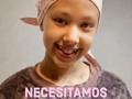 #Repost @unasonrisaporgaby ・・・ (TEXTO 1.) Querida familia, esta foto es de hoy y esa sonrisa me da esperanza y motivación.  Gracias por todas sus oraciones y apoyo que estamos recibiendo, los sentimos muy de cerca y hoy Gaby se encuentra mucho mejor, pues su carita no los dice todo y me dice mami estamos viendo el Sol...  Hace días ella decía que sentía que su cuerpo no aguantaba más, le dije con un nudo en mi garganta que descansara. Cuando pasó ese momento tan critico q gritaba ayuda, trate de decírselo con normalidad, con amor y que no estaría sola, hasta en el cielo eres popular le digo😂, con una sonrisa falsa y dentro de mi con un profundo dolor. Ella me pide silencio y que la agarre de la mano sin soltarla ... Por esos días la pasamos muy mal, después llegó la fiebre y duró 9 días sin encontrar la causa, los hemocultivos salen limpios, la PCR alta y la prueba del covid negativa, afortunadamente desde ayer ha cesado y todavía la tienen con antibió. La vista se ha afectado desde hace ocho días, no ve bien de su ojito derecho y se palpan tres bultos en la cabeza. Cuando me di cuenta, porque la mayoría de las veces somos las mamis quien nos percatamos de estas cosas, se lo comunique a la oncóloga, y cuando crees que nada te puede desplomar ya, después de semanas tan fuertes como las que vivimos, te dicen OJALÁ mamá no sea enfermedad y sea producto de una inflamación, hay que esperar hacer los exámenes para descartar. Con tanto tiempo luchando con el cáncer hay cosas que ya entiendes sin que te expliquen. Yo agarre la baranda de la camilla, apretando los dientes y cerrando los puños trate de encontrar la serenidad o descargar mi rabia, pues esto es una lucha entre los sentimientos y la conciencia, entre el deber y la obligación, entre la fe y la duda y más que todo entre la cordura y la demencia. Me sentía humillada por esta enfermedad, ¿qué hay más me preguntaba, acaso no ha sido suficiente? en pocos momentos se logra encontrar la calma sintiendo que estas en contra reloj, un tic tac en tu cabeza dónde solo tiene dos opciones, preguntarse el resto de la vida si se hubiese intentado y agachar la frente o ser una leona y embestir la enfermedad. @luisito