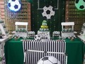 Decoración de fútbol!!!...para los amantes del balón!!!....#localesdefiesta #localesgarzota #lamejordiversionplayhouse🤡🎉🎊 #somostumejoropcion #localamplio #localtechado