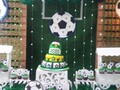 Decoración de fútbol!!!...para los amantes del balón!!!....#localesdefiesta #localesgarzota #lamejordiversionplayhouse🤡🎉🎊 #somostumejoropcion #localamplio #localtechado