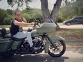 Después de 60 días de tenerla encerrada.. hoy por fin la saqué a pasear! #TerapiaDeViento She’s happy I took her out for a spin after 60 days in lockup !! @petersonshdofmiami #harleydavidson