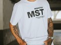 MONASTERY couture  LLEGÓ LA NUEVA COLECCIÓN DE 𝗧𝗦𝗛𝗜𝗥𝗧𝗦 🔥😎   $200.000 𝗩𝗶𝘀𝗶𝘁𝗮𝗻𝗼𝘀 𝘆 𝗖𝗼𝗻𝗼́𝗰𝗲𝗹𝗮🔝  𝘗𝘳𝘦𝘨𝘶𝘯𝘵𝘢 𝘵𝘶 𝘵𝘢𝘭𝘭𝘢📲WhatsApp 320 565 2001  🚚💨Hacemos envíos a todo el país  💯% ORIGINALES   ¡VISÍTANOS! 📍Dirección: Cra 53 # 68-226  Edificio Ejecutivo 53 (oficina 204) ⏰Lunes a sábado 9:00am a 6:00pm   𝗕𝗨𝗗𝗨 𝗦𝗛𝗢𝗣  𝗦𝗜𝗘𝗠𝗣𝗥𝗘 𝗢𝗥𝗜𝗚𝗜𝗡𝗔𝗟 ¡TE ESPERAMOS!🔥  #budushop #modamasculina #barranquilla  #mensfashion #mensfashionweek #menfashions #estilomasculino #modaparahombres #casualstyle #menclothing #outfitmen #promociones #descuentos #imperdibles #oferta #marcas #penguin