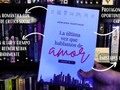 ¿Han leído este libro? ¿ Les gustan las comedias románticas? ¿Que tal los libros con algo de critica social?  Hola amigos lectores 📖  La última vez que hablamos de amor de @digitalbyadriana fue mi última lectura del 2022.  Es la primera parte de una trilogía y encontraremos de todo un poco, alguien deja plantado en el altar y después de varios años esos quienes se encuentran de forma inesperada 😳 (jajaja una locura, yo diría tragarme tierra) además la protagonista toda empoderada buscas salir adelante en medio de un país con pocas oportunidades como lo es Colombia.  ✈️ Este libro hizo parte de la dinámica del libro viajero, que por cierto Adriana ya tiene su libro con todo lo escrito por las participantes en sus manos 🤗  La segunda parte de esta historia ya está a la venta y yo ya lo tengo 🙊 fue mi primer pecado del 2023 🙈
