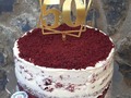 Una de las más pedidas salió hoy a celebrar 🎉🎉🎁 Felices #50 . . . Tooper @1000trazos .  #cumpleañosencasa #postresgabymatarazzo #tortasenmargarita #cumpleencuarentena #IsladeMargarita #municipiomaneiro