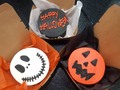 Halloween 🕷🕸👻 Tendremos esta nueva tendencia para Halloween, son las #lunchboxcake y podrás pedirlas del motivo que quieras 🥳  Mini cake del sabor que más te guste decorada en cualquier motivo, miden 13cm de diámetro x 5cm de altura, para 6-8 porciones   Pide las tuyas al 04123009033  #postresgabymatarazzo #tortasenmargarita #lunchboxcake #bentocake #minicake #buttercreamcake #halloween