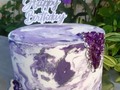 Todos los días aprendiendo nuevas técnicas, en esta Cake se aplico la llamada #marblecake y #geodacake dos técnicas en uno  Que les pareció?   Felicidades a la cumpleañera 🥳🥳🥳    #postresgabymatarazzo #tortasenmargarita #geodacake #marblecake #buttercreamcake #cumpleaños #celebracion #eventos #IsladeMargarita