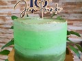 Celebrando #18 el cumpleañero de ayer con su torta preferida #RedVelvet 💚🖤💛    Topper @1000trazos     #postresgabymatarazzo #tortasenmargarita #tortasenplayaelangel #maneiro #islademargarita #cumpleaños #celebraciones #reunion #fiesta #buttercreamcake