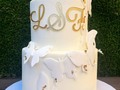 Otra de mariposas, esta vez para celebrar el amor 💘😍  Red Velve frosting de queso crema y cubierta de buttercream  #postresgabymatarazzo #tortasenmiami #buttercreamcakesmiami #buttercreamcake #bodas #celebracion #union #fiesta #eventosenmiami