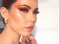 Este look esta súper sencillo de realizar, son pocas brochas, solo debes dedicarle tiempo al difuminado y no tomar mucho café para dañar el pulso del delineado 😁.. Productos usados: - Corrector snow de @makieoficial - Paleta Zulu by @juviasplace - Brochas de difuminar 0136 y 0132 de @daymakeupcolombia - delineador de @inglo - brochas de delinear 0180 y 0112 de @daymakeupcolombia - pestañina @xpresscontrol_officialpage - lápiz beige de @catrice.cosmetics  Este look quedaría divino con un traje blanco, beige o negro monocromático, para que el maquillaje se robe todo el protagonismo! Lo usarías ?? toda la info de mis cursos al WhatsApp 3166254156 . #makeup #makeupartist #makeupartistsantamarta #santamarta #maquillajesantamarta #makeupsantamarta #makeupideas #maquillajecolombia #colombiana #mujerescolombianas #makeupfame  #makeupvideos #makeupideas