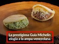 La arepa, uno de los platos venezolanos más icónicos, fue elogiado por la prestigiosa Guía Michelin a través de una publicación en su cuenta oficial en Instagram.  La imagen fue compartida en la red social a propósito de la estrella Michelin otorgada al restaurante Mono del chef Ricardo Chaneton, primer venezolano en conseguir este reconocimiento.  Chaneton reaccionó al elogio: “Solo una persona que ame su cocina nacional me entenderá. Ver una arepa en la guía culinaria más querida y antigua del mundo me pone la piel de gallina al instante. No soy el único, hay cientos de miles de venezolanos fuera de nuestro país impulsando nuestro plato de corazón”.  Asimismo, recalcó que "no importa donde estemos, una arepa puede traspasar fronteras y conquistar el corazón de todos. Muchas gracias @michelineguide por apoyar y ayudar a @monohkg a promover la refinada belleza gastronómica de Venezuela y nuestra querida región latinoamericana”. _ Vía: hispanopost _ #Cocina #Micheln #Gastronomía #Reconocimiento #Premio #Venezuela #Arepa