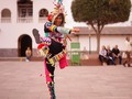 La Danza del Tinku o Danza del Encuentro. Es algo que debe ser visto y mientras estás ahí observándolo, lo sientes, te haces parte de sus ritmos, de sus movimientos. Se necesita mucha energía para practicarla! 🇧🇴 #documental #bolivia #tinku #dance #baile