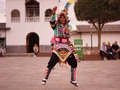 La Danza del Tinku o Danza del Encuentro. Es algo que debe ser visto y mientras estás ahí observándolo, lo sientes, te haces parte de sus ritmos, de sus movimientos. Se necesita mucha energía para practicarla! 🇧🇴 #documental #bolivia #tinku #dance #baile