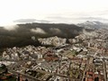 Y así vemos a esta tranquila, impoluta y silenciosa ciudad.  Ya olvidé cuantos días llevamos dejando que la naturaleza haga lo que por tanto tiempo hizo: crecer. Usemos este tiempo para reflexionar acerca de cuándo fue la última vez que crecimos.  Créeme, la vida es mucho más que lo que hacemos. Un abrazo grande, yo también necesito uno.  Dji Inspire + Zenmuse X3  #quito #ecuador #drone #droneography