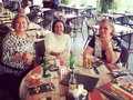 Tan bella mi madre hermosa disfrutando de una tarde casual con sus dos amigas de siempre 😍😍😍 entre ellas mi Nanny 😍😍❤️❤️ te extraño madre 😘😘