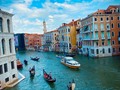 La combinación del Agua y su estructura es lo que hace realmente hermoso está ciudad de Italia.  Góndola, Palacio Ducal, Basílica de San Marcos, Puente de Rialto son atractivos que no puedes dejar pasar estando allí.   Me fui enamorado de Italia😍