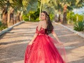 Floreces como la más hermosa rosa del jardín, tu belleza no tiene igual.  Makeup: @ilvapiedrahitamakeup  Fotografía: @andreslopezph  @rec.productora.audiovisual   #planetarica #PlanetaRica #cordoba #fotoestudio #fotoestudios #15años ##15anos2023slz