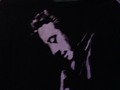 Al señor Lenny Bruce y a mí nos toca presentarnos en un importante escenario de la capital esta noche.
