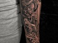 Fotos de este proyecto que concluimos hace unos días. Pueden apreciar más detalles aquí, gracias por el apoyo y recuerden que me encuentro agendando citas en Bogota.  #dragonball #dragonballtattoo #inksav #blackandgreytattoo #tattoo #fullsleeve #fullsleevetattoo #bogota #colombia #colombianartist