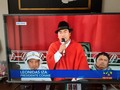 Iza pidió 10 minutos, pero a la larga se tomó 50 minutos o más  En estos momentos vamos a ver si decide o no firmar el acta de #Paz