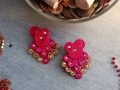 Modelo 🦚 . . . #instachile #ynawhite #accesorios #jewellery #hechoamano #exclusivos #diferentes #rojos #dorados