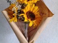 Disponible hermoso arreglo de girasoles 😍, somos tienda física 🌻🌹